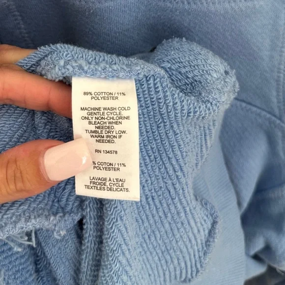 Vineyard Vines Hydrangea Blue Pullover Sweatshirt - Picture 5 of 5